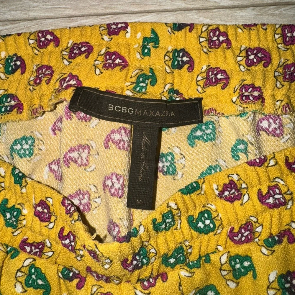 BCBGmaxazria printed paisley shorts - Picture 5 of 5